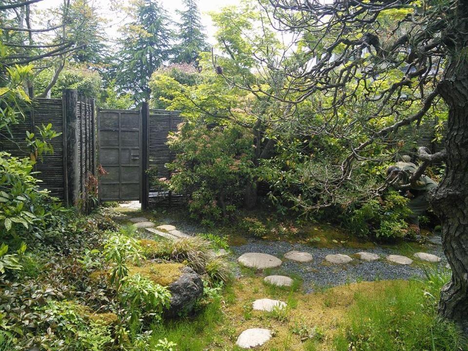 Гостевой дом Tomiya Ryokusuian Sado-Taiken Экстерьер фото
